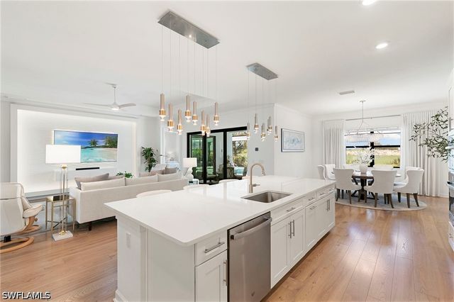 3135 Heather Glen CT, Naples, FL 34114