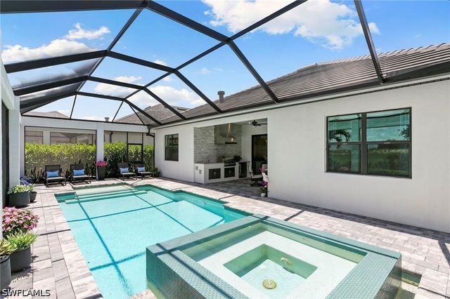 3135 Heather Glen CT, Naples, FL 34114