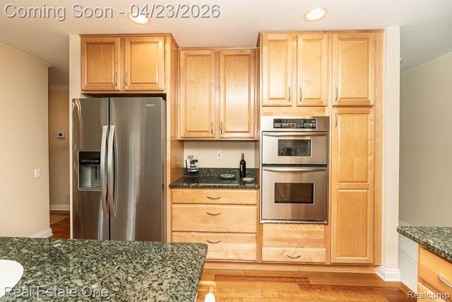1865 Crestline Street, Rochester Hills, MI 48307
