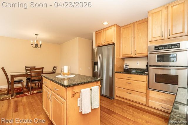 1865 Crestline Street, Rochester Hills, MI 48307