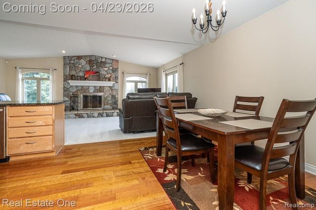 1865 Crestline Street, Rochester Hills, MI 48307