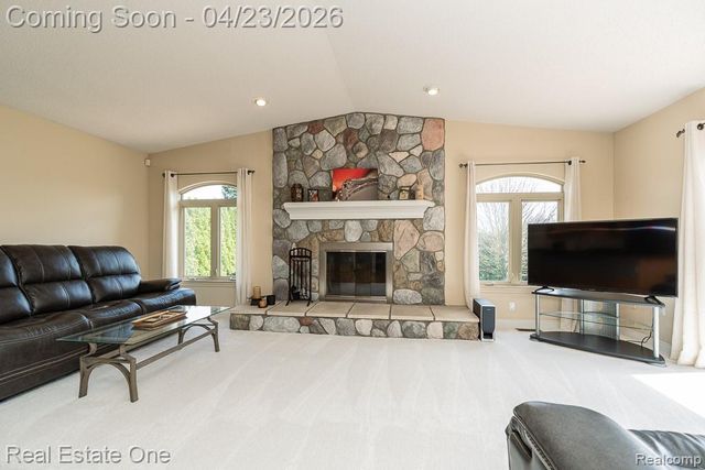 1865 Crestline Street, Rochester Hills, MI 48307