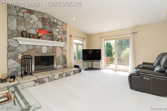 1865 Crestline Street, Rochester Hills, MI 48307