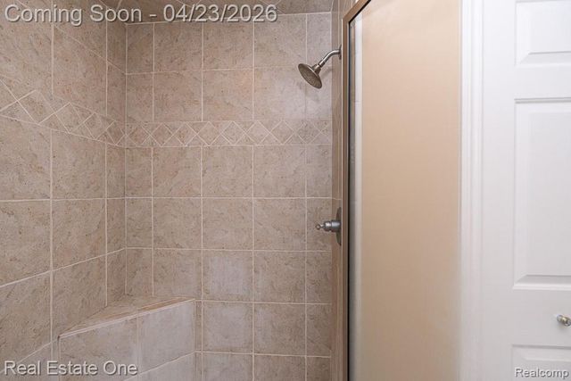 1865 Crestline Street, Rochester Hills, MI 48307