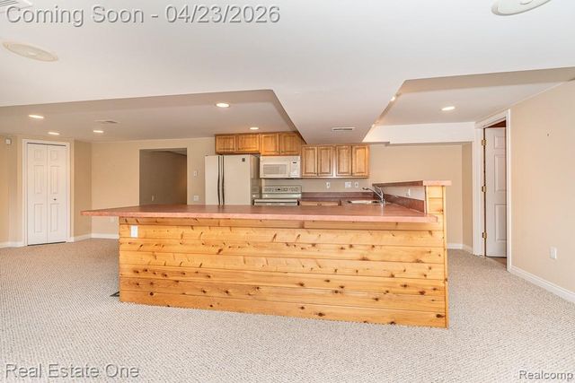 1865 Crestline Street, Rochester Hills, MI 48307