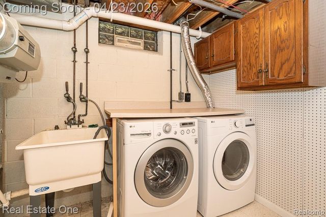 1865 Crestline Street, Rochester Hills, MI 48307