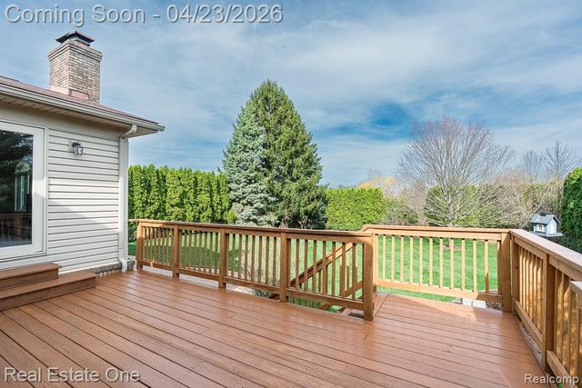 1865 Crestline Street, Rochester Hills, MI 48307