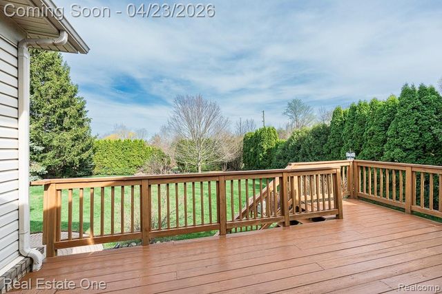 1865 Crestline Street, Rochester Hills, MI 48307