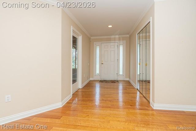 1865 Crestline Street, Rochester Hills, MI 48307