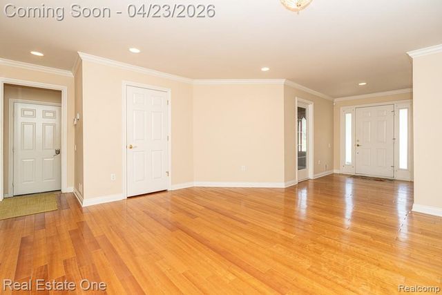 1865 Crestline Street, Rochester Hills, MI 48307
