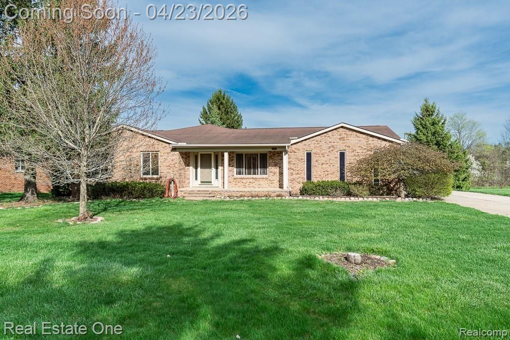 1865 Crestline Street, Rochester Hills, MI 48307