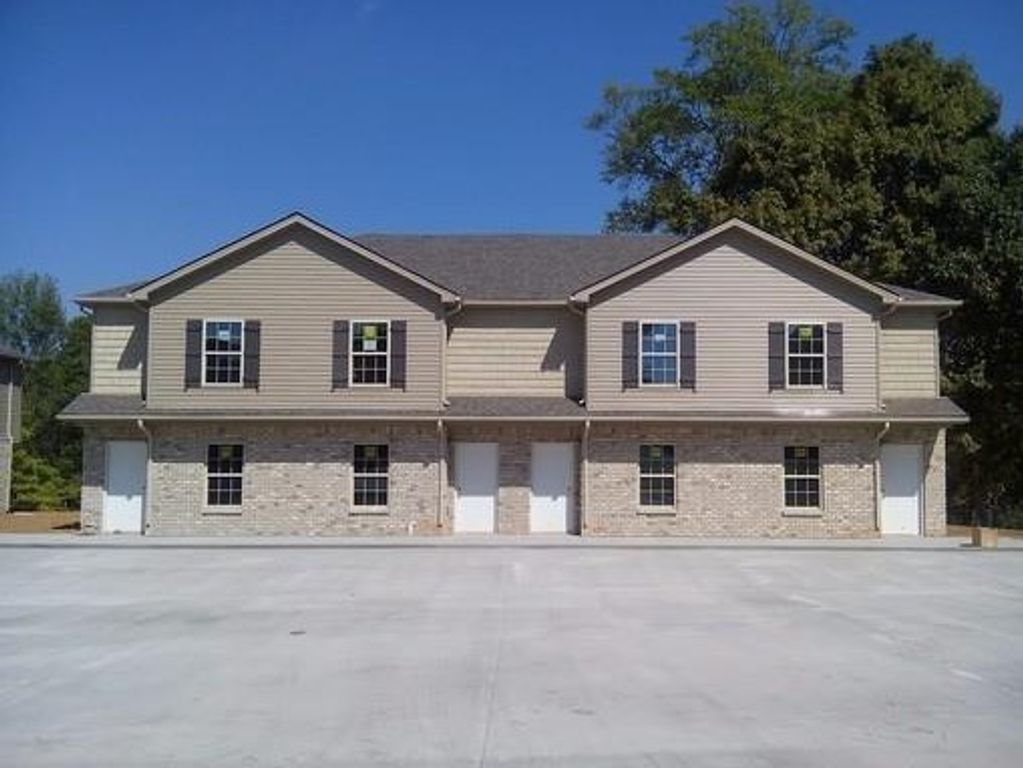 242 Fairview Ln Apt A, Clarksville, TN 37040