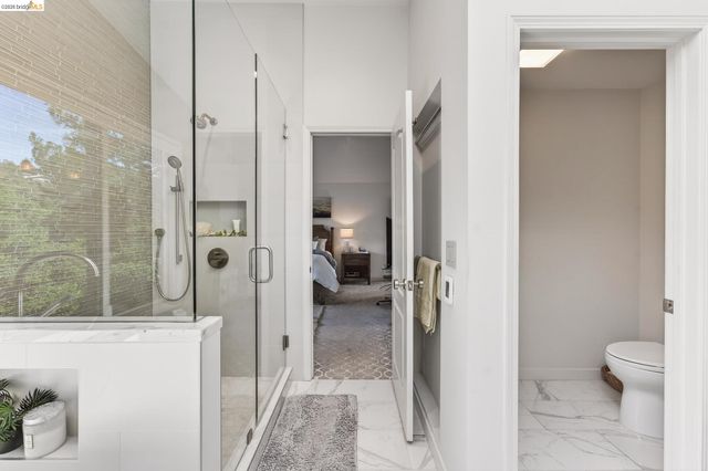 4963 Stoneridge Ct, Oakland, CA 94605