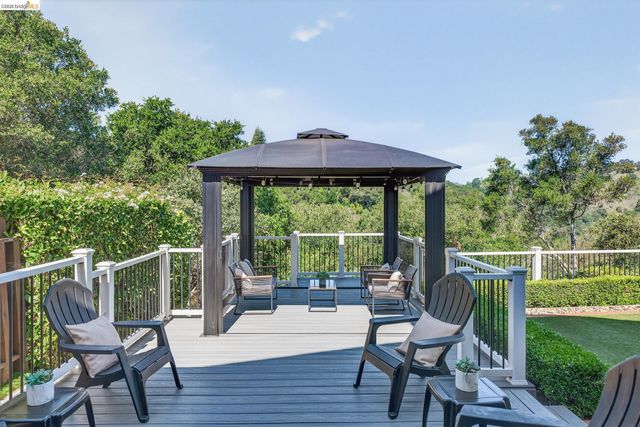 4963 Stoneridge Ct, Oakland, CA 94605