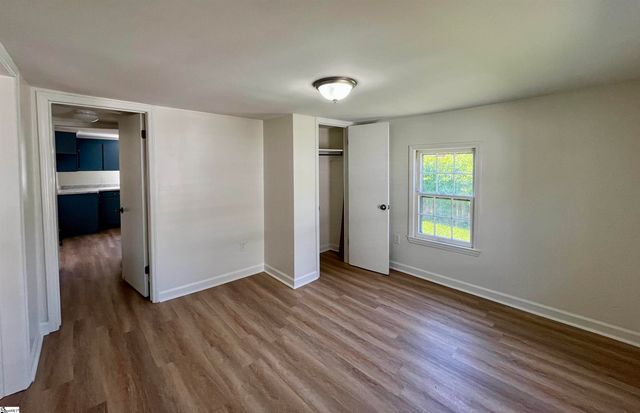 8 Clark Street, Laurens, SC 29360