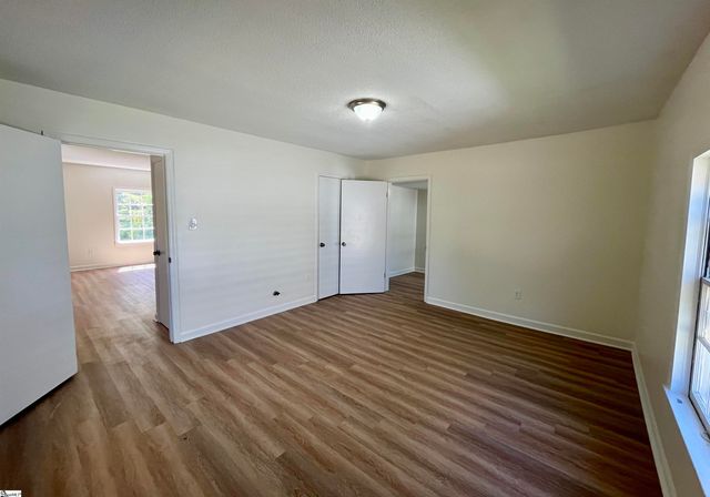 8 Clark Street, Laurens, SC 29360