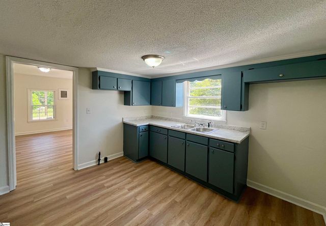 8 Clark Street, Laurens, SC 29360