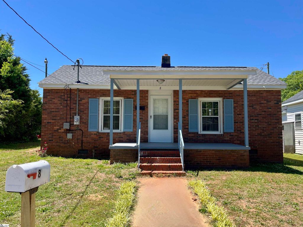 8 Clark Street, Laurens, SC 29360