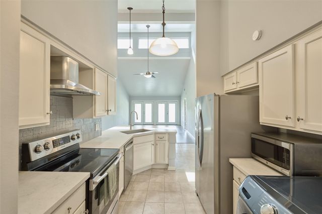 192 April Point Drive N, Montgomery, TX 77356