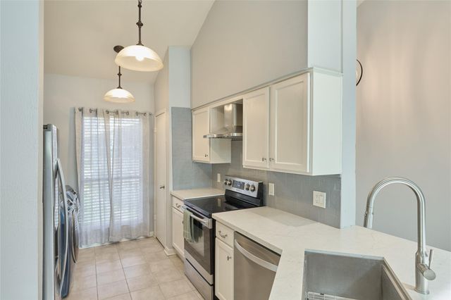 192 April Point Drive N, Montgomery, TX 77356