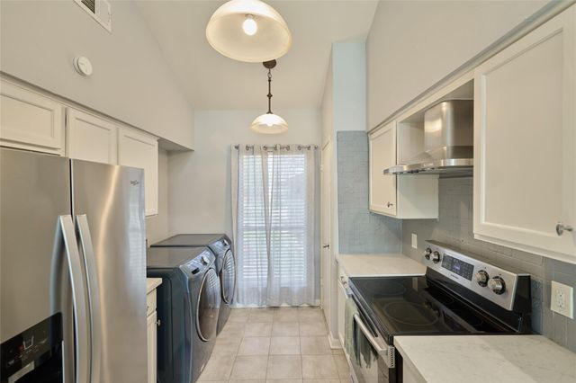 192 April Point Drive N, Montgomery, TX 77356