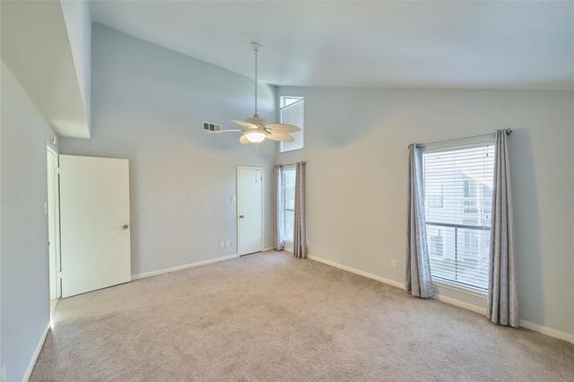 192 April Point Drive N, Montgomery, TX 77356