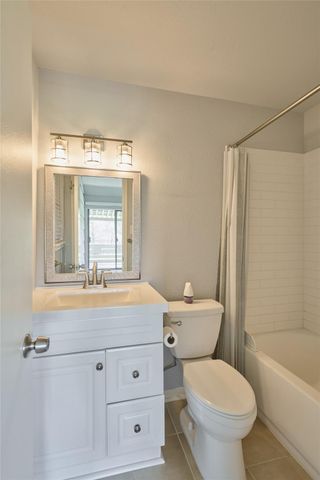 192 April Point Drive N, Montgomery, TX 77356