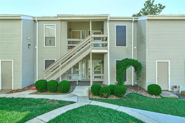 192 April Point Drive N, Montgomery, TX 77356