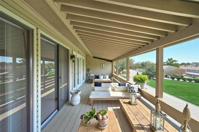 192 April Point Drive N, Montgomery, TX 77356