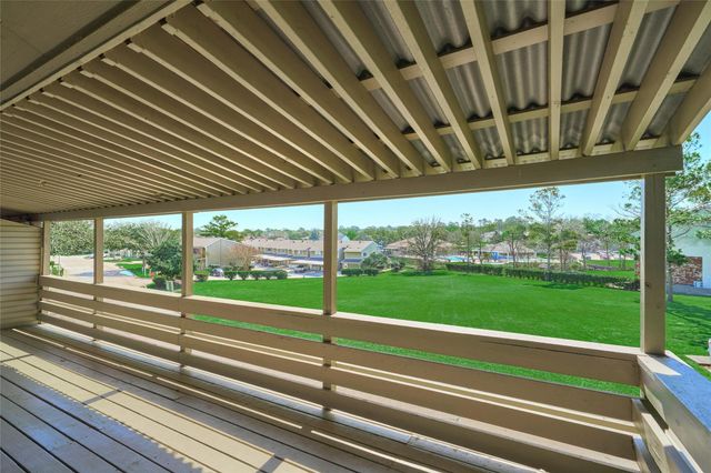 192 April Point Drive N, Montgomery, TX 77356