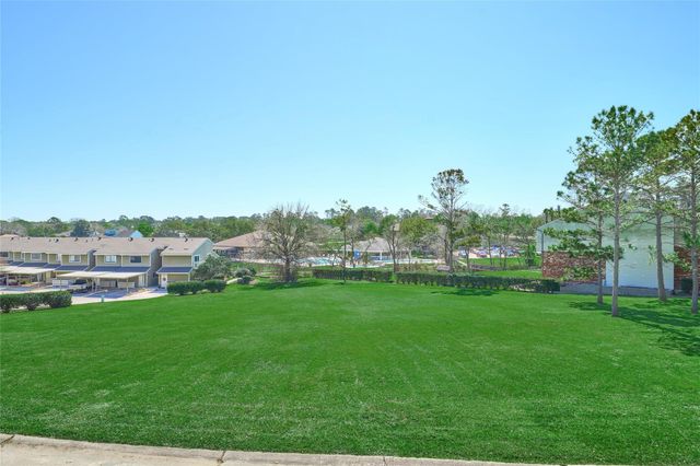 192 April Point Drive N, Montgomery, TX 77356