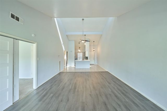 192 April Point Drive N, Montgomery, TX 77356