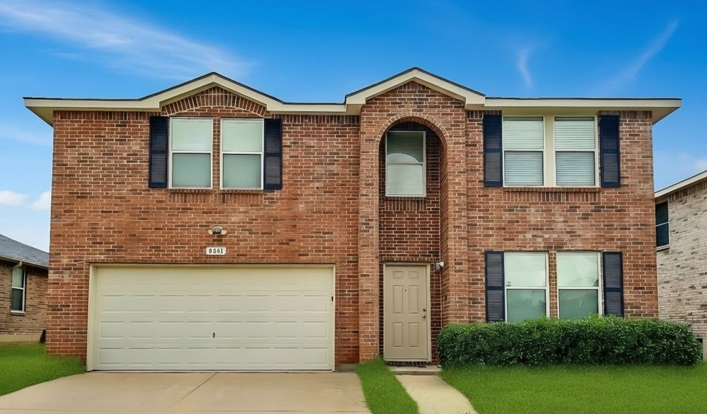 8431 Redheart Street, Arlington, TX 76002 — exterior