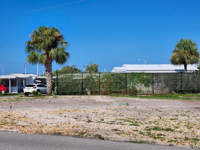 2203 ILLINOIS AVENUE, Bradenton, FL 34207