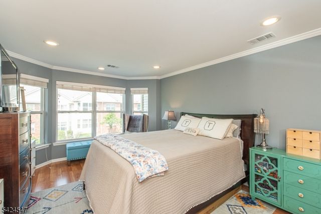 4 Katie Ct, East Hanover Twp., NJ 07936