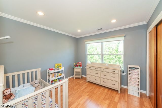 4 Katie Ct, East Hanover Twp., NJ 07936