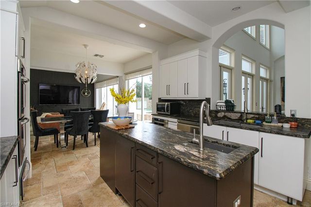 1412 Hemingway PL, Naples, FL 34103