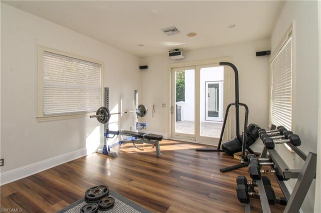 1412 Hemingway PL, Naples, FL 34103