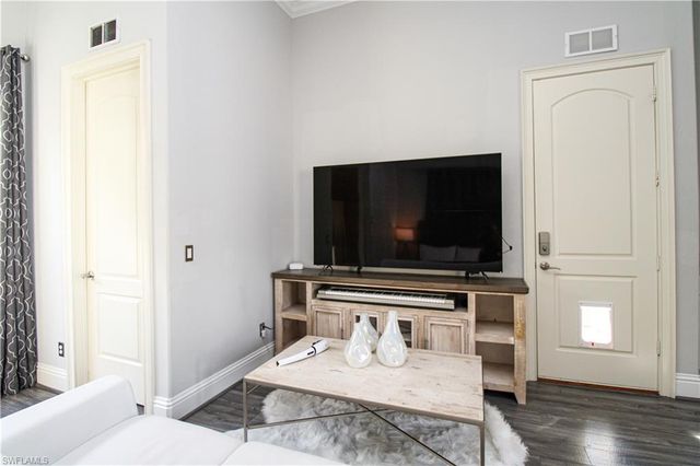 1412 Hemingway PL, Naples, FL 34103