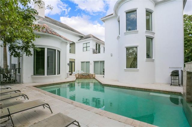 1412 Hemingway PL, Naples, FL 34103