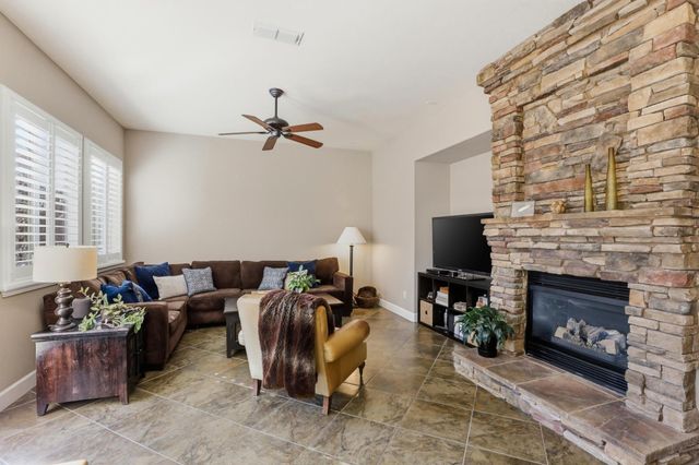 3555 Saint Lucia Pl, West Sacramento, CA 95691