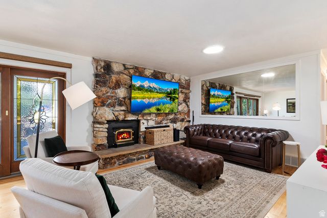 2315 E CREEK RD, Sandy, UT 84093