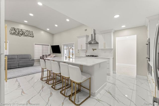 25520 Elon Drive, Dearborn Heights, MI 48127