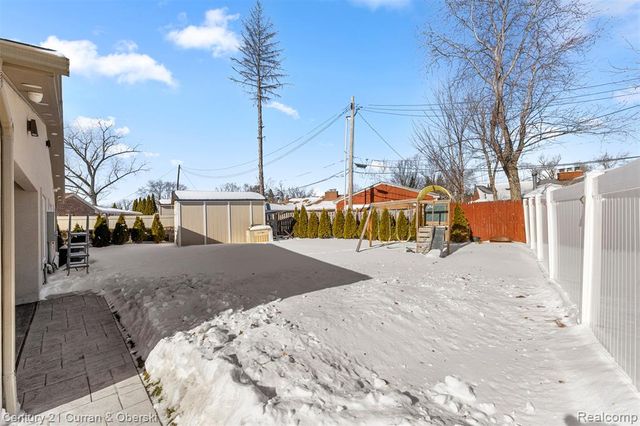 25520 Elon Drive, Dearborn Heights, MI 48127