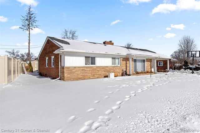 25520 Elon Drive, Dearborn Heights, MI 48127