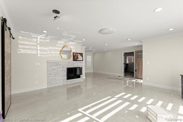 25520 Elon Drive, Dearborn Heights, MI 48127