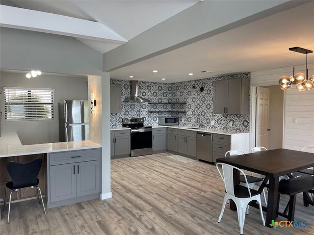 744 Hill Top Drive, Canyon Lake, TX 78133