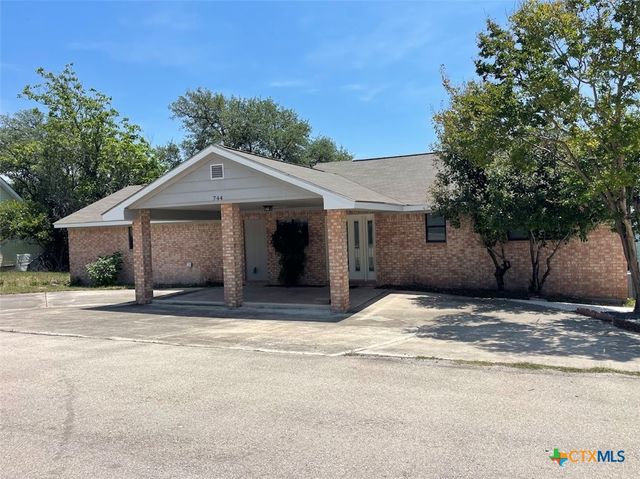 744 Hill Top Drive, Canyon Lake, TX 78133