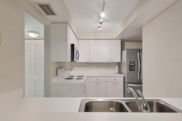 2121 WOOD STREET C110, Sarasota, FL 34237