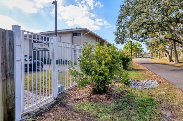 2121 WOOD STREET C110, Sarasota, FL 34237